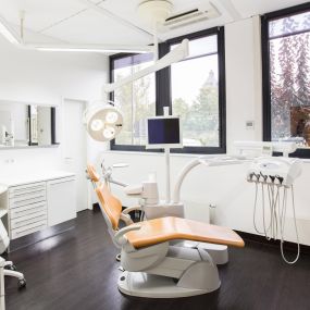 Bild von Jemric Dominika Zahnärztin Oralchirurgie Praxis für moderne Zahnheilkunde