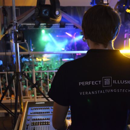 Logo von Perfect Illusions Veranstaltungstechnik GbR