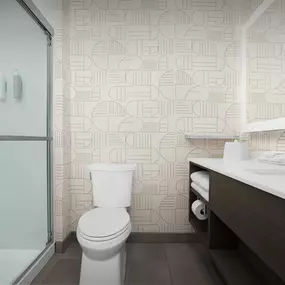 Guest room bath