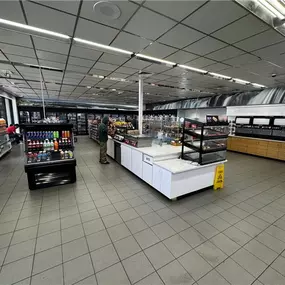 Aisles of Kum & Go in Springfield, MO.