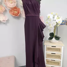 Ready to make a statement with your fashion? Our skilled artisans at Fashion Alterations & Bridal Sewing specialize in fashion alterations that breathe new life into your wardrobe favorites.