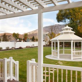 Bild von Best Vinyl Fence, Deck & Patio Covers