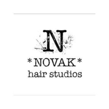 Logo da Novak Hair Studios