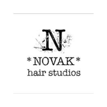 Logotyp från Novak Hair Studios