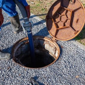 If you need sewer and drain cleaning services you can trust Magnum Vac Service. Our experienced staff will make sure that the job is done right! Give us a call today!