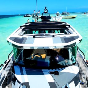 Bild von SeaEO Luxury Boat Charters