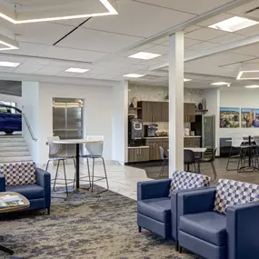 The waiting area at the Lexus of Portland service center