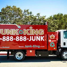 Bild von Junk King Green Bay - Appleton