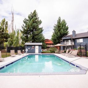 Tacoma Apartments - Monterra Apartments - Outdoor Pool