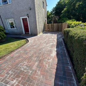 Bild von Crown Driveways & Landscaping Ltd