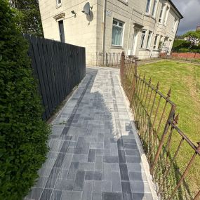 Bild von Crown Driveways & Landscaping Ltd