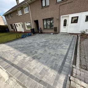 Bild von Crown Driveways & Landscaping Ltd