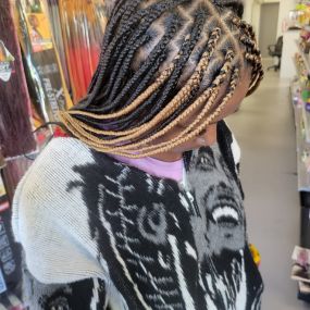 Bild von Amazing Glow Braids and Beauty Empire LLC