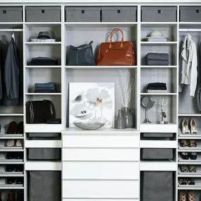 Bild von California Closets - Cape Cod