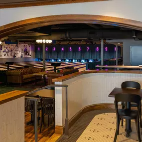 Bar to bowling lanes