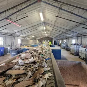 Bild von LRS West Chicago Transfer Station, Material Recovery Facility, Portables, & Clean Sweep