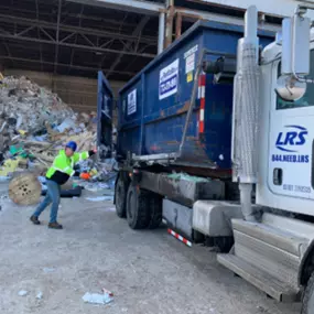 Bild von LRS West Chicago Transfer Station, Material Recovery Facility, Portables, & Clean Sweep