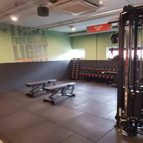 Basic-Fit Purmerend Willem Eggertstraat 24/7 - free weight zone