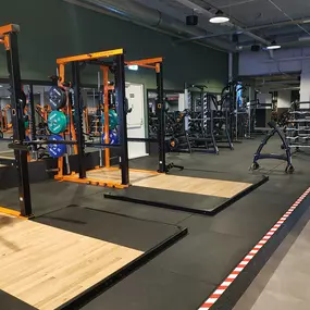 Basic-Fit Purmerend Willem Eggertstraat 24/7 - free weight zone