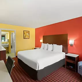 Mobility Accessible King Guestroom