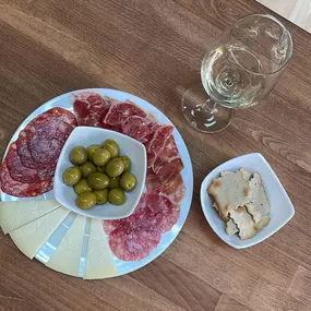 La Bodega Wein & Delikatessen