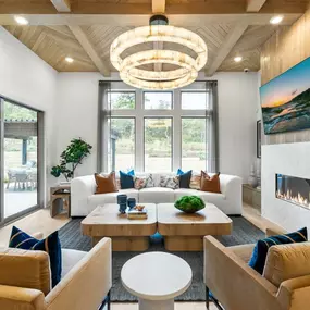 Beautiful great room overlooking the covered patio