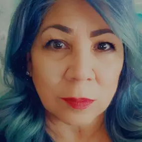 Suzzane Flores