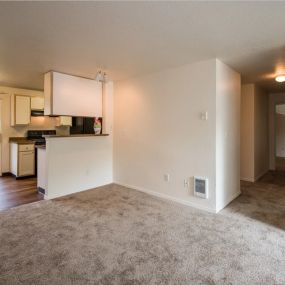 Clackamas Trails Vacant Apartment Living Room