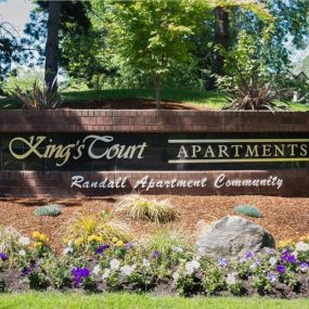 Kings Court Property Entry Monument Sign