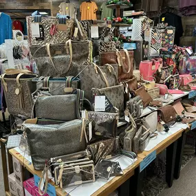 L????K at ALL the Consuela bags, wallets, pouches and totes we have!! ????Y’all, we have something for everyone’s style! Shop in store, or online. Link is below ????#melindasfinegifts #consuelastyle 
https://melindasfinegifts.com/collections/consuela