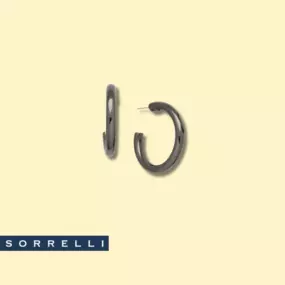 The Keeley Hoop Earrings are your next wardrobe staple! These everyday hoops are lightweight and comfortable, with an open design and a monster back. From Sorrelli's Bare Metallic collection in our Gun Metal finish.