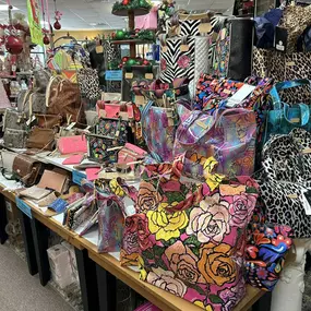 L????K at ALL the Consuela bags, wallets, pouches and totes we have!! ????Y’all, we have something for everyone’s style! Shop in store, or online. Link is below ????#melindasfinegifts #consuelastyle 
https://melindasfinegifts.com/collections/consuela