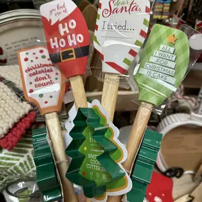 It’s Christmas Cookie Baking Time!!!????????????
We have the cutest silicone spatula and cookie cutter set for you and your littles to use while baking the day away!
$9.99 each