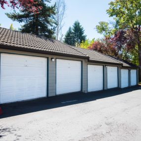Garages at Hathaway Court Apartments