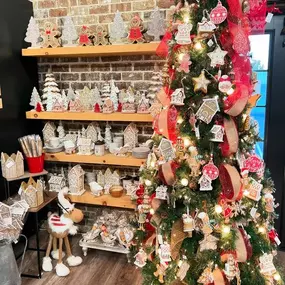 Christmas Open House begins THIS Friday!
????????????
Just a reminder that we are open today 10-5, CLOSED Wednesday and Thursday! ❤️