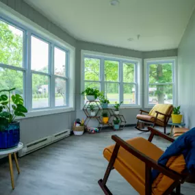 STR Behavioral Health Cedar Creek: Interior photo of one of our lounge areas at our mental health treatment center.