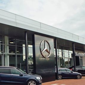 Stratstone Mercedes-Benz of Lakeside Exterior