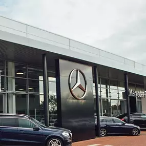 Stratstone Mercedes-Benz of Lakeside Exterior