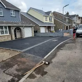 Bild von Black Mountain Tarmacadam Driveways