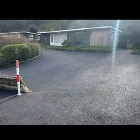 Bild von Black Mountain Tarmacadam Driveways