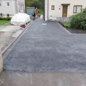 Bild von Black Mountain Tarmacadam Driveways