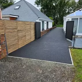 Bild von Black Mountain Tarmacadam Driveways