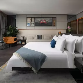 Suite bedroom