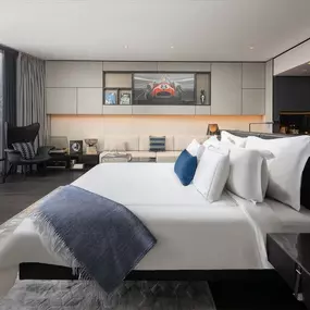 Suite bedroom