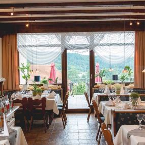 Bild von Hotel Restaurant Martha | Restaurant | Hotel | Cat