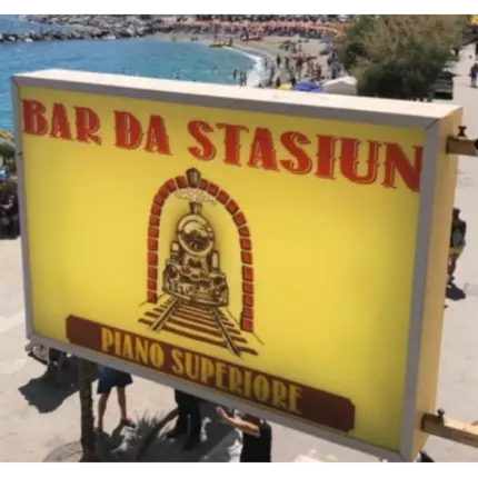 Logo da Bar da Stasiun