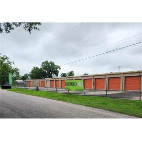 Interior Units - Extra Space Storage at 1400 S Durant St, Alvin, TX 77511