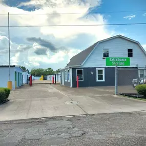 Beauty Image - Extra Space Storage at 1400 S Durant St, Alvin, TX 77511