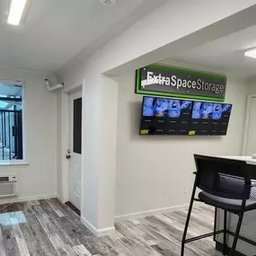 Security Screens - Extra Space Storage at 1400 S Durant St, Alvin, TX 77511