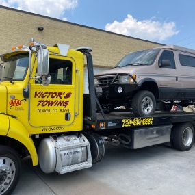 Victor’s Towing II doesn’t care what condition your car is in. Whatever the damage, no car is too bad for us to buy. Call us at 720-514-3559 for a guaranteed free quote for your car in Denver. We will be there to tow the car at our cost and still pay you the full price of your car!